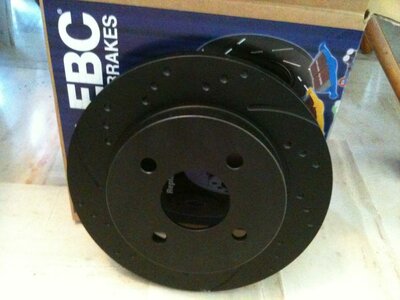 Rear brake discs different from front discs.jpg