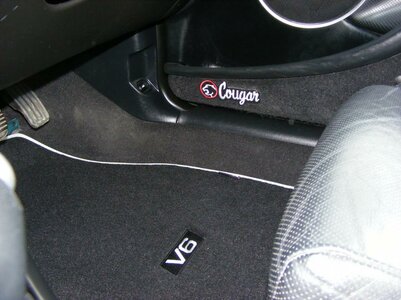 2007_0101cougar-interior0007.jpg