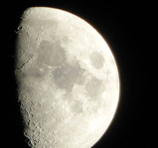 Moon-24052016-001a.jpg Moon-24052016-001a.jpg