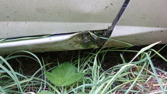 V6 sill damage.jpg