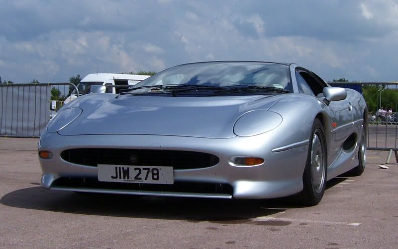 xj220.jpg